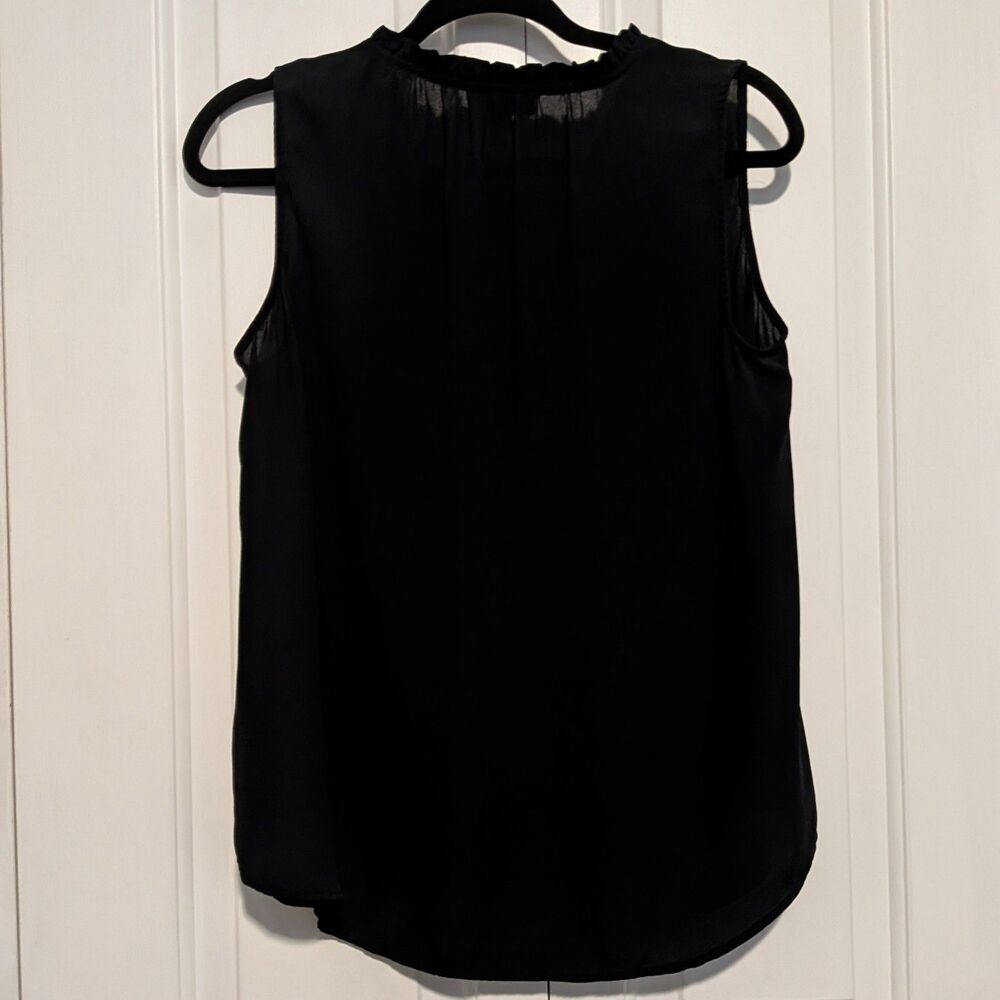 Loft Outlet Black sleeveless shirt ruffle collar sz med
